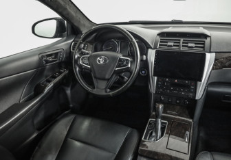 Подержанный автомобиль Toyota Camry Sedan 2017 года (9 фото)