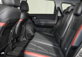 Подержанный автомобиль Forthing T5 2024 года (13 фото)