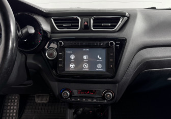 Подержанный автомобиль Kia Rio Sedan 2016 года (16 фото)