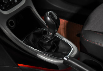 Подержанный автомобиль Opel Astra Hatchback 2012 года (10 фото)