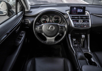 Подержанный автомобиль Lexus NX 2015 года (11 фото)