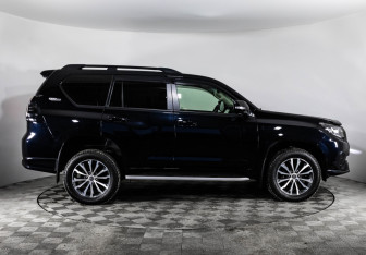 Подержанный автомобиль Toyota Land Cruiser Prado 2021 года (5 фото)