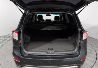 Подержанный автомобиль Hyundai Santa Fe 2012 года (20 фото)