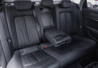Подержанный автомобиль Audi A6 Sedan 2020 года (30 фото)
