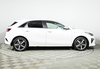 Подержанный автомобиль Kia Ceed Hatchback 2018 года (4 фото)