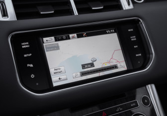 Подержанный автомобиль Land Rover Range Rover Sport 2015 года (18 фото)