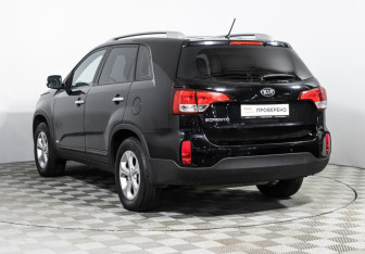 Подержанный автомобиль Kia Sorento 2014 года (7 фото)