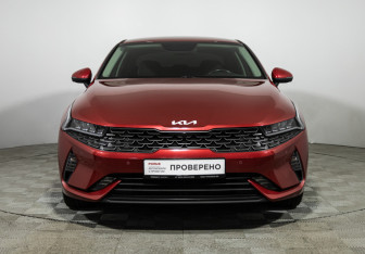 Подержанный автомобиль Kia K5 2022 года (2 фото)