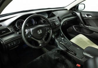 Подержанный автомобиль Honda Accord Sedan 2011 года (11 фото)