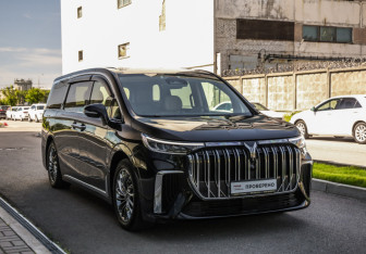 Подержанный автомобиль Voyah Dream 2023 года (5 фото)