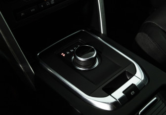 Подержанный автомобиль Land Rover Discovery Sport 2016 года (18 фото)