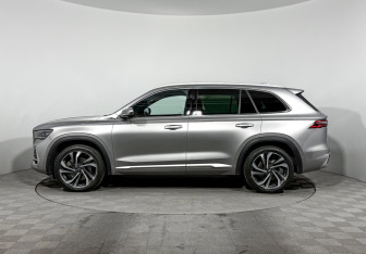 Подержанный автомобиль Geely Monjaro 2023 года (8 фото)