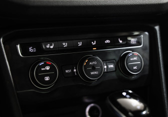 Подержанный автомобиль Volkswagen Tiguan 2017 года (16 фото)