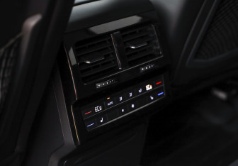 Подержанный автомобиль Volkswagen Touareg 2019 года (24 фото)
