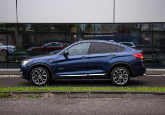 Подержанный автомобиль BMW X4 2014 года (9 фото)