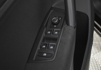Подержанный автомобиль Volkswagen Tiguan 2017 года (18 фото)