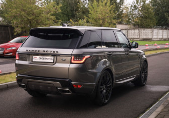 Подержанный автомобиль Land Rover Range Rover Sport 2021 года (6 фото)