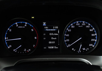 Подержанный автомобиль Toyota RAV4 2018 года (12 фото)