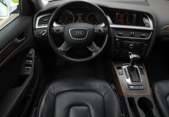 Подержанный автомобиль Audi A4 Sedan 2014 года (12 фото)