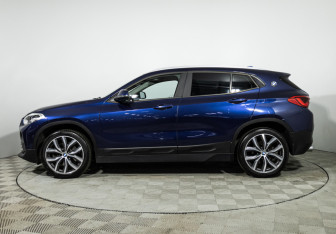 Подержанный автомобиль BMW X2 2018 года (8 фото)
