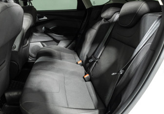 Подержанный автомобиль Ford Focus Hatchback 2014 года (10 фото)