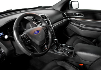 Подержанный автомобиль Ford Explorer 2018 года (9 фото)