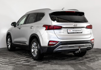 Подержанный автомобиль Hyundai Santa Fe 2020 года (9 фото)