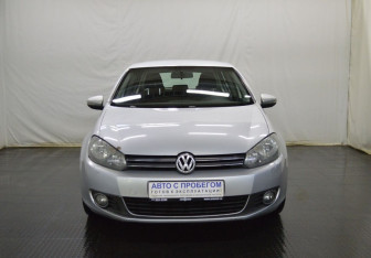Подержанный автомобиль Volkswagen Golf Hatchback 2011 года (2 фото)