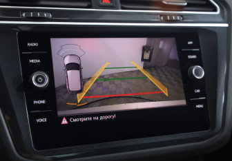 Подержанный автомобиль Volkswagen Tiguan 2019 года (14 фото)
