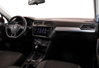 Подержанный автомобиль Volkswagen Tiguan 2020 года (9 фото)