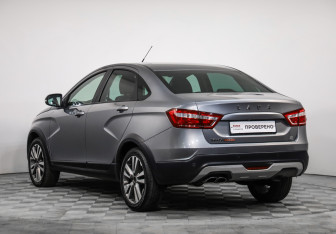 Подержанный автомобиль LADA (ВАЗ) Vesta Sedan 2018 года (7 фото)