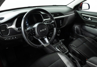 Подержанный автомобиль Kia Rio Sedan 2022 года (11 фото)