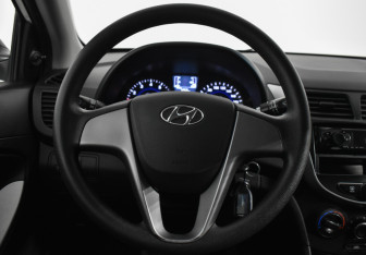 Подержанный автомобиль Hyundai Solaris Sedan 2016 года (18 фото)