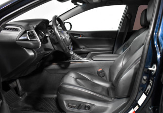 Подержанный автомобиль Toyota Camry Sedan 2018 года (12 фото)