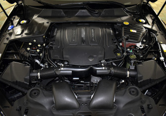 Подержанный автомобиль Jaguar XJ 2016 года (149 фото)