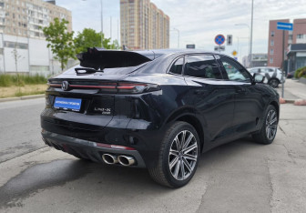 Подержанный автомобиль Changan UNI-K 2024 года (4 фото)