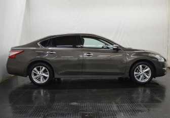Подержанный автомобиль Nissan Teana 2014 года (4 фото)