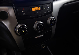 Подержанный автомобиль SsangYong Actyon 2013 года (15 фото)