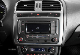 Подержанный автомобиль Volkswagen Polo Sedan 2017 года (15 фото)