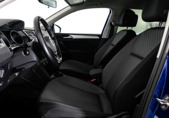 Подержанный автомобиль Volkswagen Tiguan 2020 года (17 фото)
