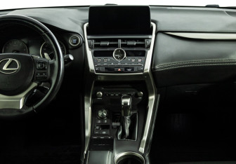 Подержанный автомобиль Lexus NX 2018 года (14 фото)