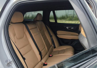 Подержанный автомобиль Volvo V60 Cross Country 2019 года (18 фото)