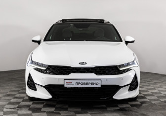 Подержанный автомобиль Kia K5 2021 года (2 фото)