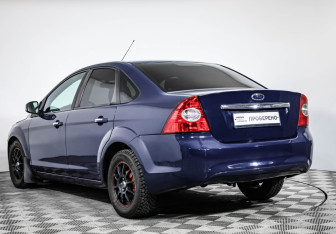 Подержанный автомобиль Ford Focus Sedan 2008 года (6 фото)