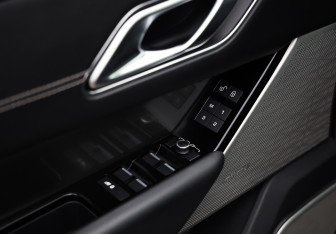 Подержанный автомобиль Land Rover Range Rover Velar 2019 года (23 фото)
