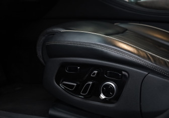 Подержанный автомобиль Genesis G90 2020 года (30 фото)