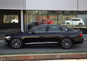 Подержанный автомобиль Volvo S90 2021 года (9 фото)