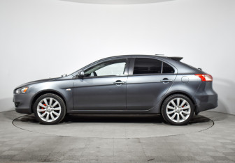 Подержанный автомобиль Mitsubishi Lancer Hatchback 2010 года (8 фото)
