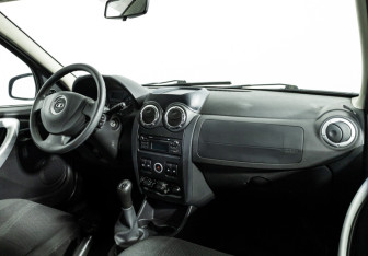 Подержанный автомобиль LADA (ВАЗ) Largus Wagon 2014 года (9 фото)