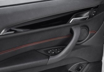 Подержанный автомобиль BMW X1 2019 года (25 фото)